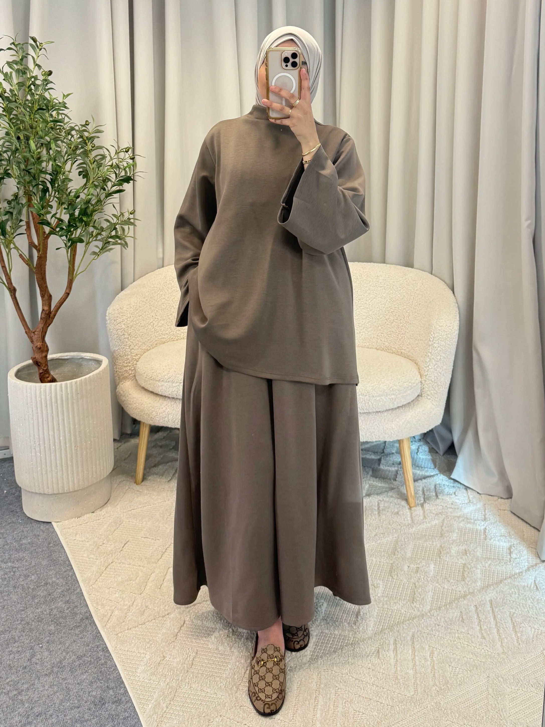 yumna set brown