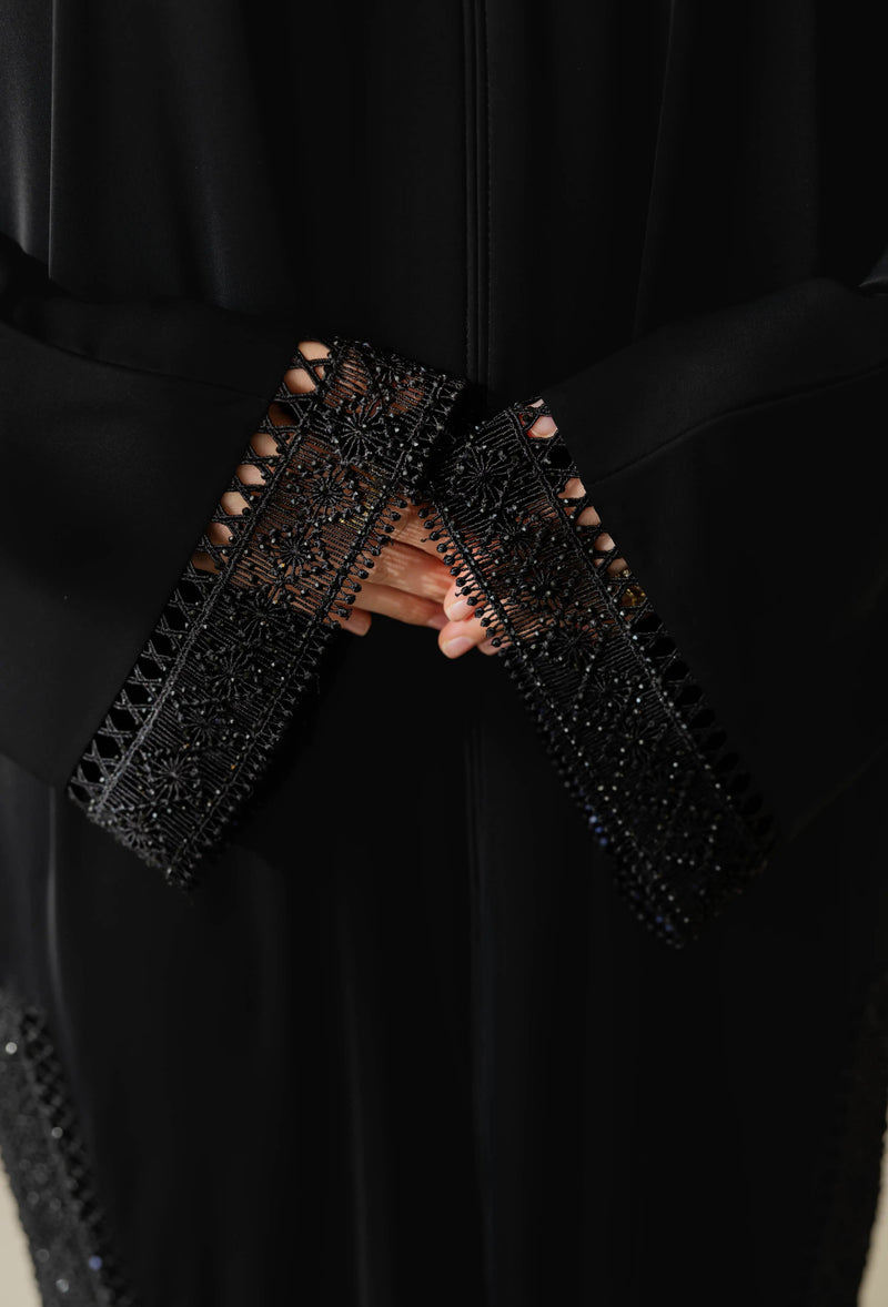 Medinah abaya detail