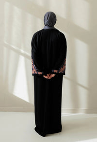 naila abaya back