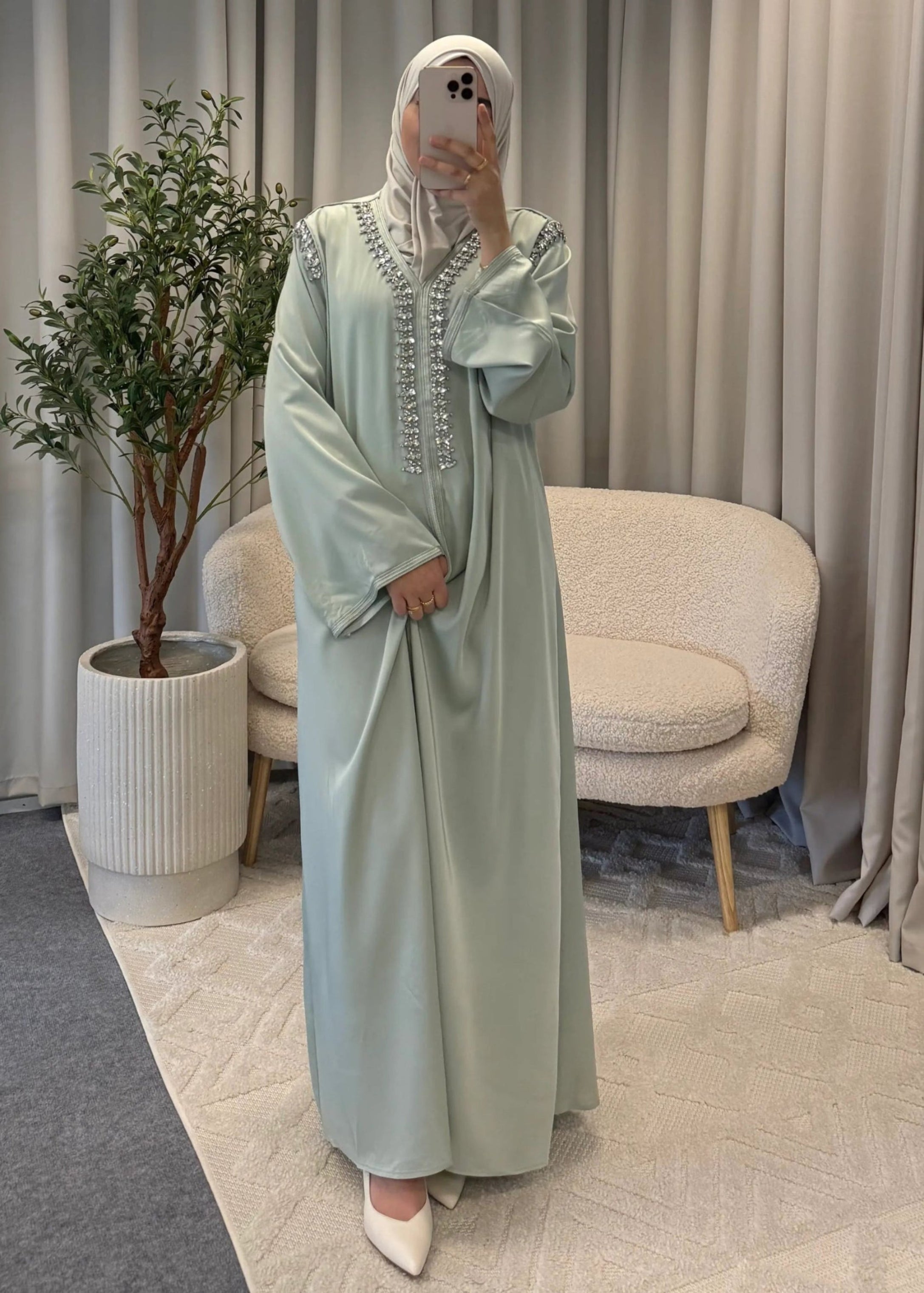 sabrina abaya ightgreen