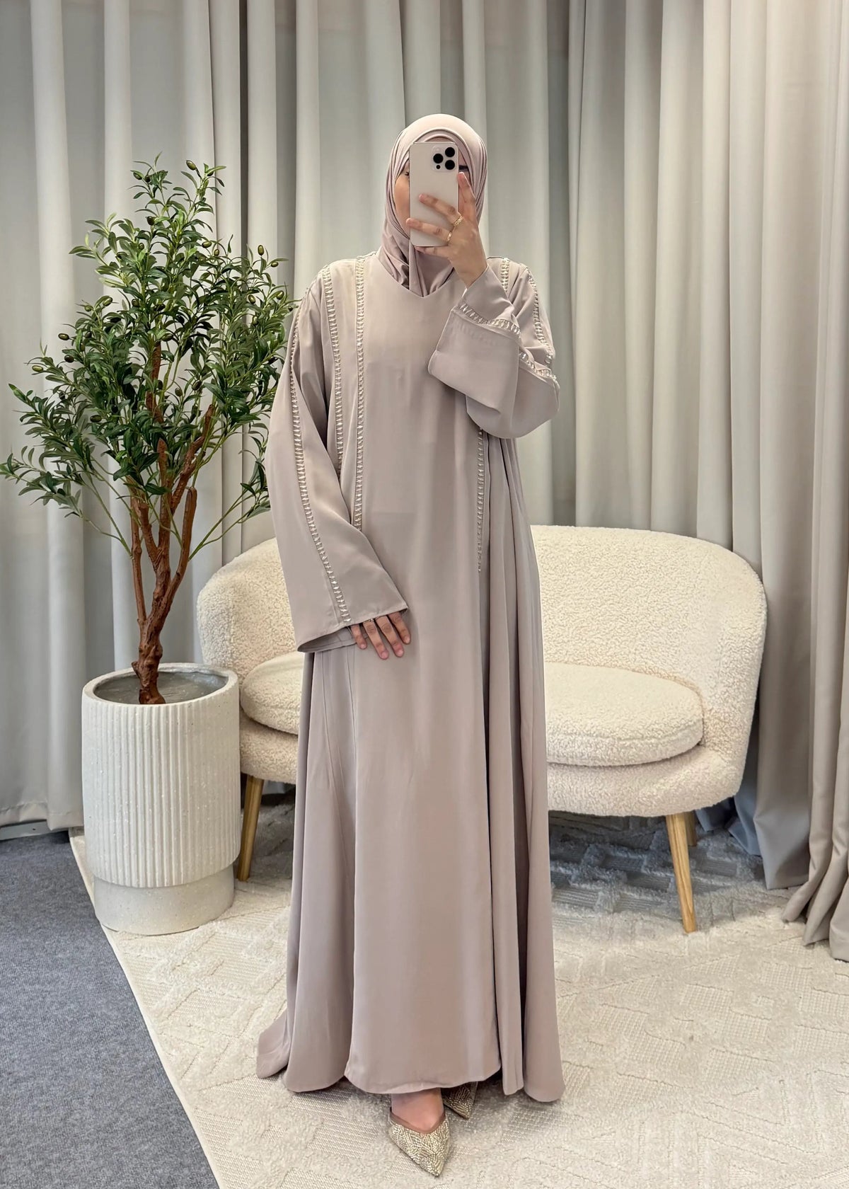 LOUBNA BEIGE ABAYA
