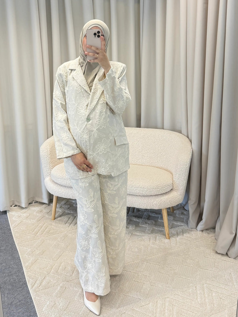 EMBROIDERY SUIT CREAM