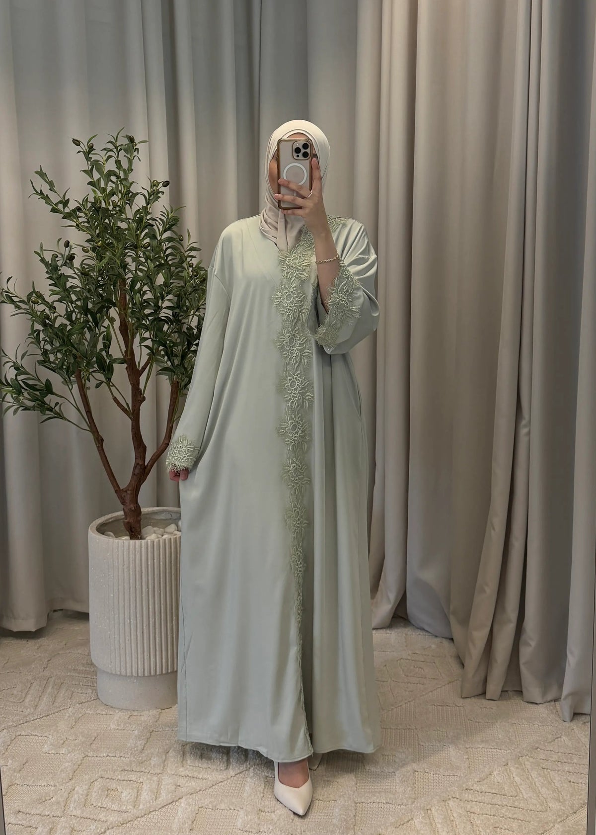 radia lace abaya