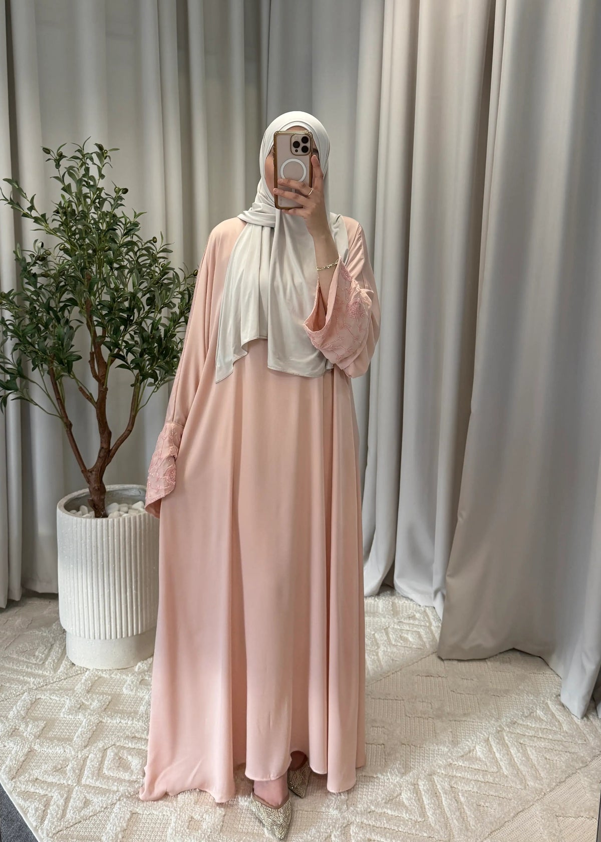 HIRA ABAYA SALMON