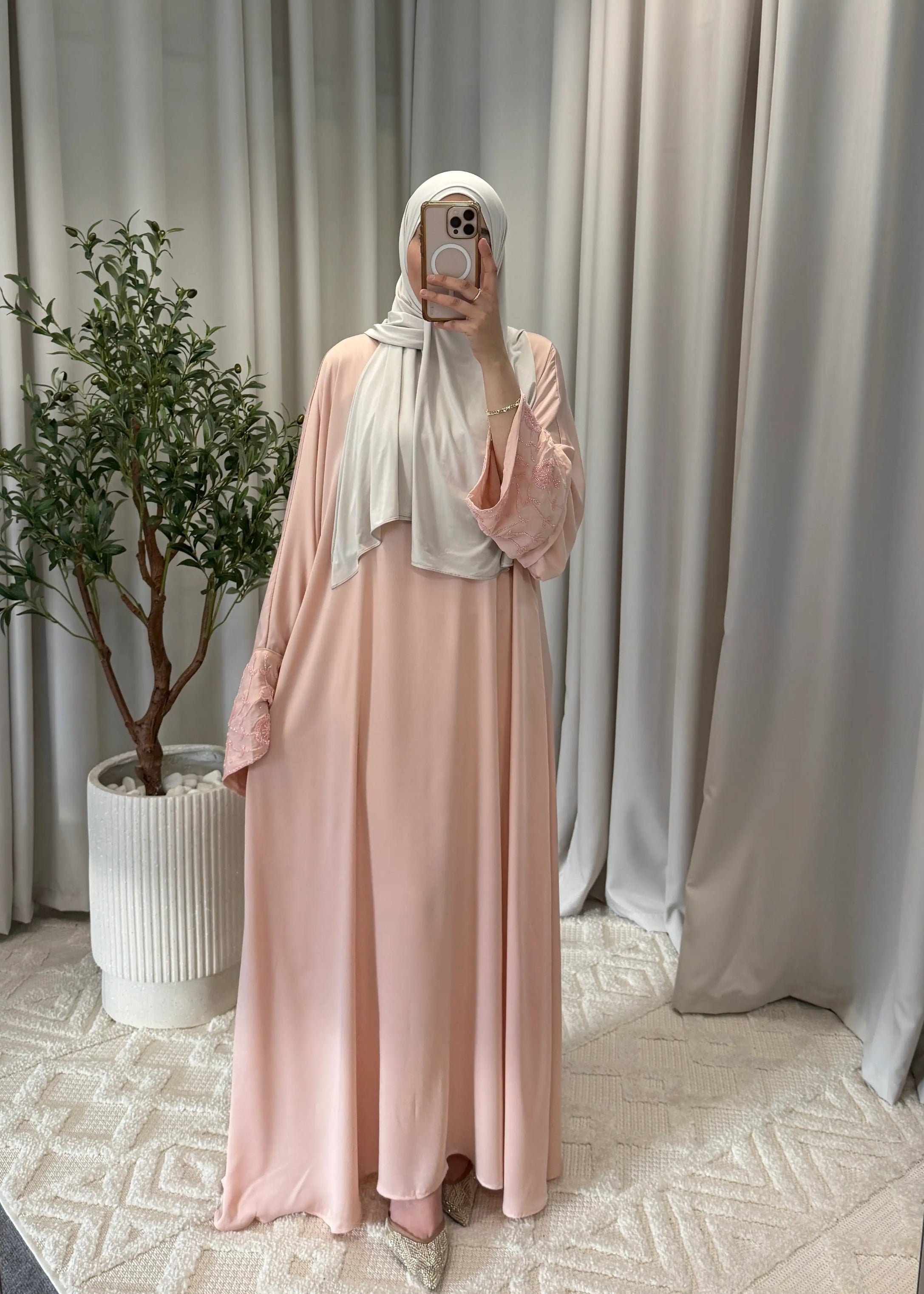 HIRA ABAYA SALMON