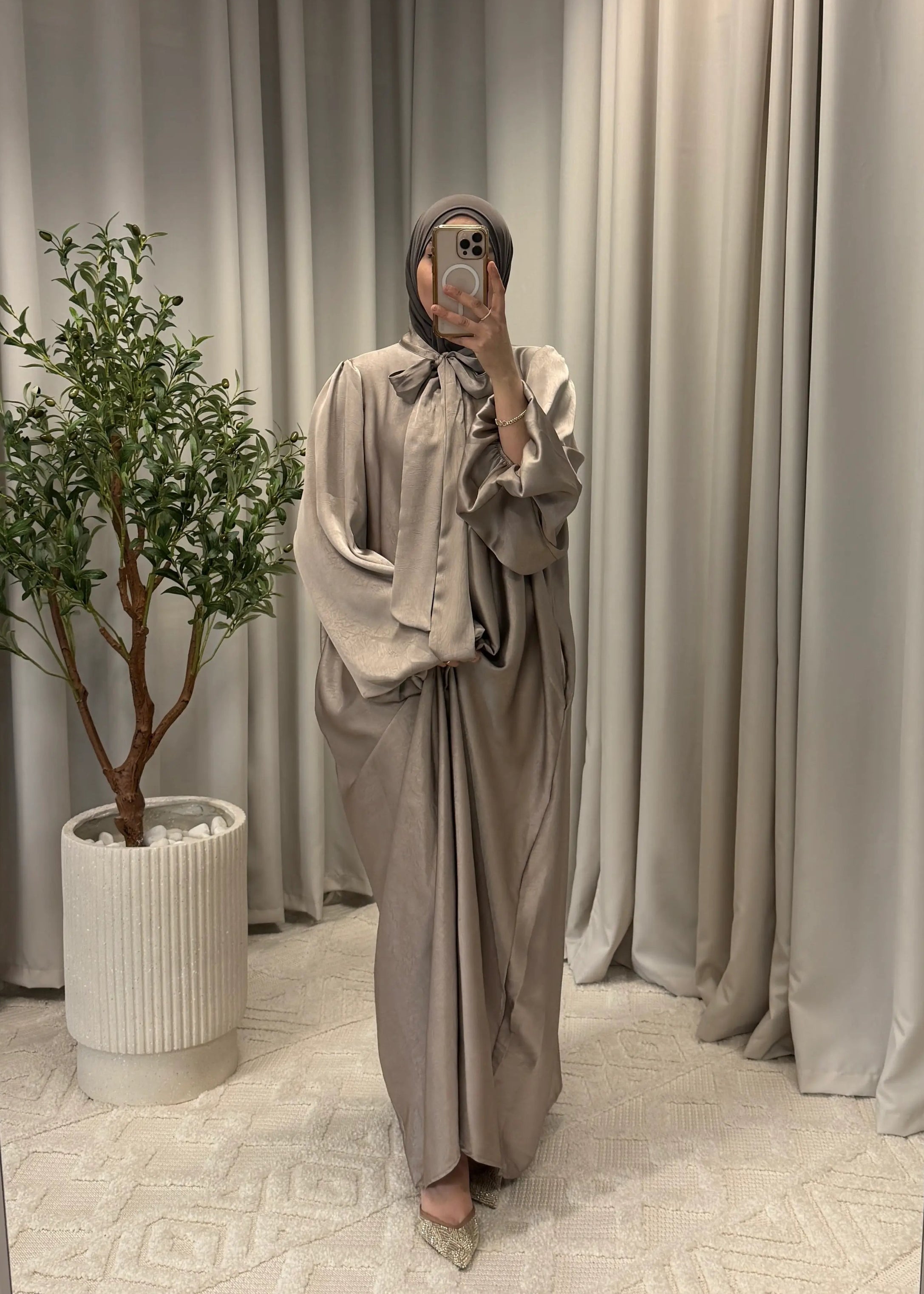 LEYLA BOW ABAYA TAUPE