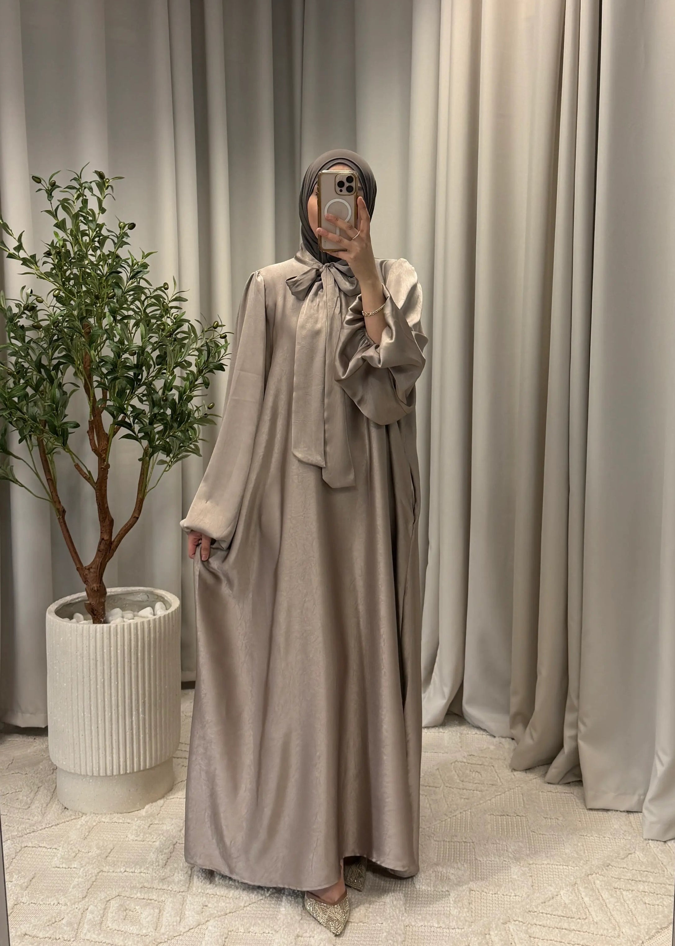LEYLA BOW ABAYA TAUPE