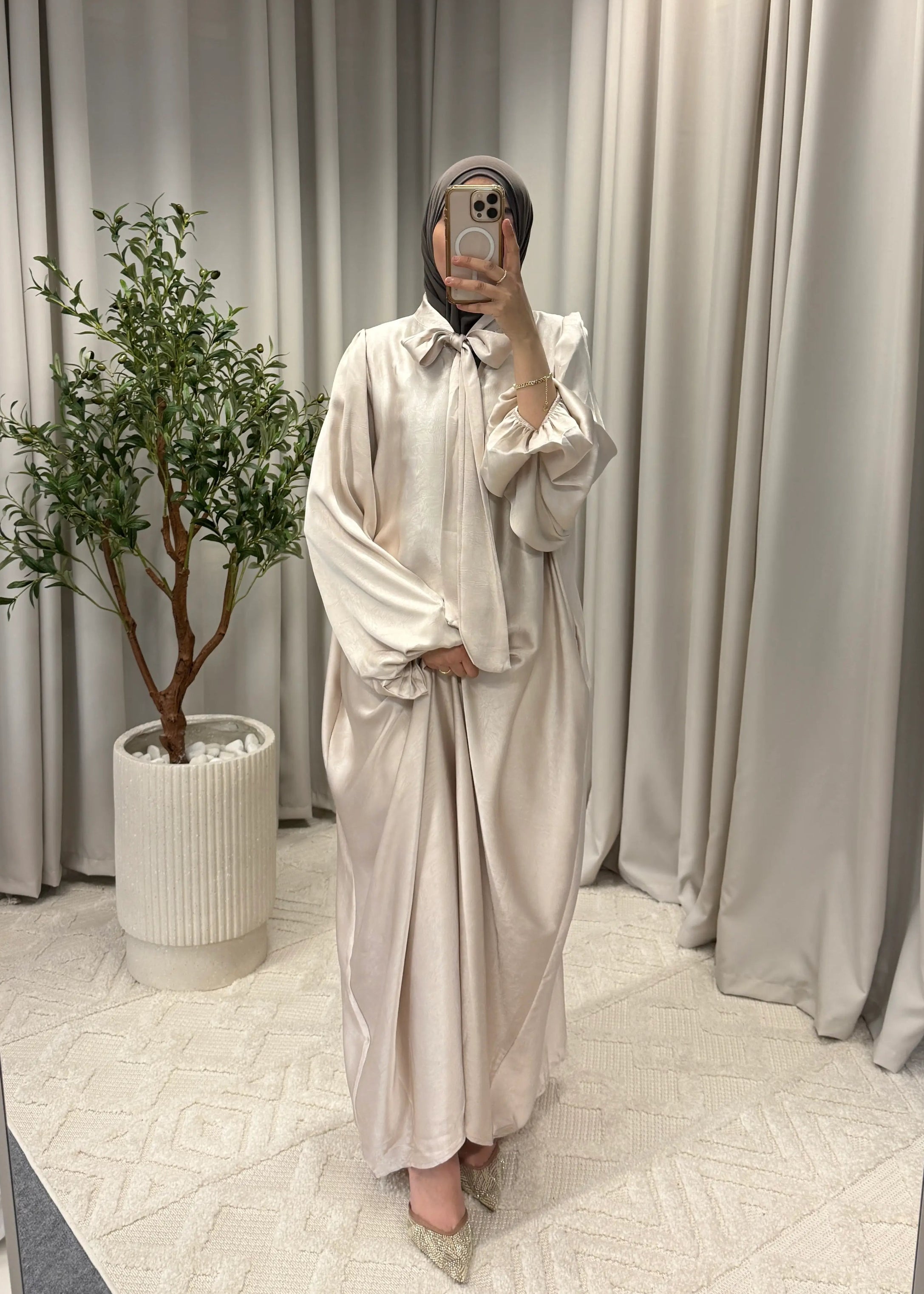 leyla abaya cream