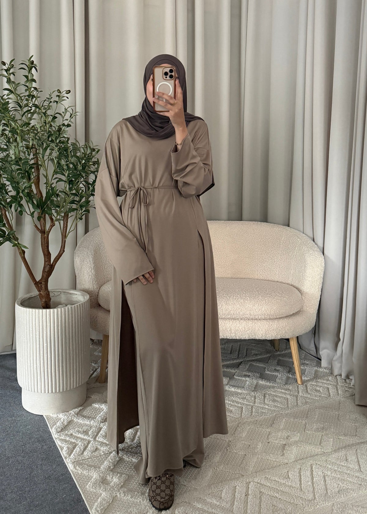 Dalia longline Set Taupe with extra-long top, waist tie and matching trousers