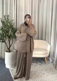 Rima Cable Zip Knit Taupe with oversized fit and two-way zip
